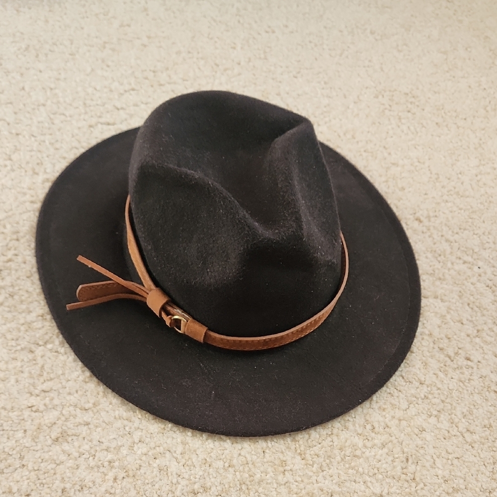 Stylish Black Women's Hat with Removable Brown Band